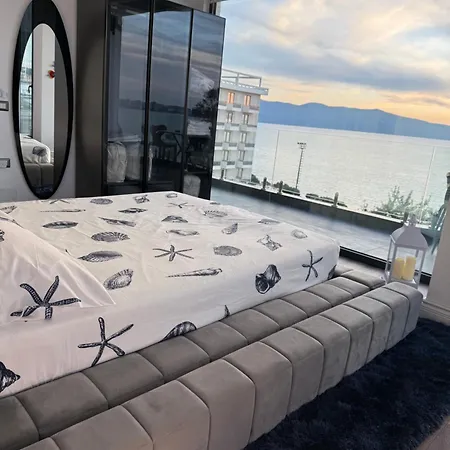 The Velvet Wave Apartment *